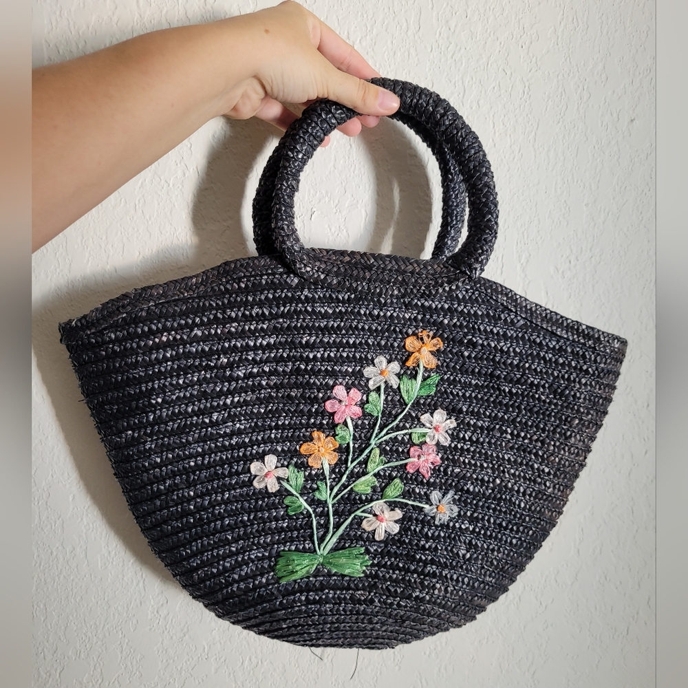 Vintage handwoven natural straw floral embroidered bag